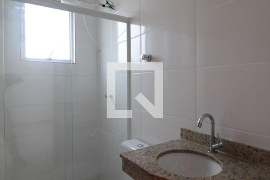 Banheiro Social de apartamento para alugar com 2 quartos, 45m² em Maria Helena, Belo Horizonte