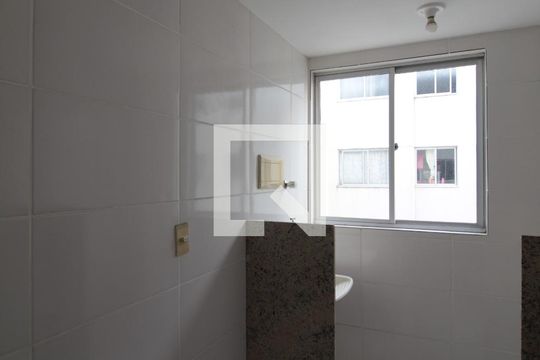 Cozinha  de apartamento para alugar com 2 quartos, 45m² em Maria Helena, Belo Horizonte