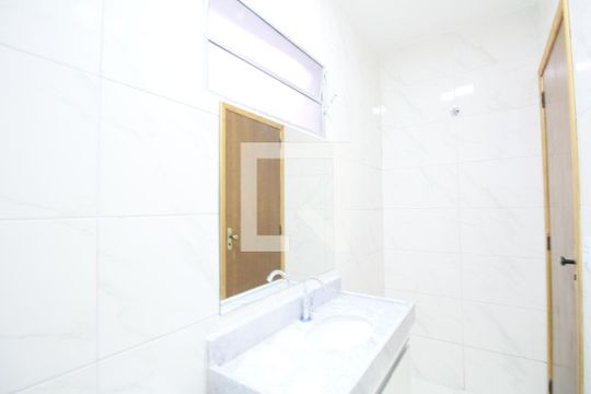 Banheiro de apartamento para alugar com 1 quarto, 23m² em Parque Reboucas, São Paulo