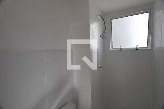 Banheiro de apartamento à venda com 2 quartos, 50m² em Mato Grande, Canoas