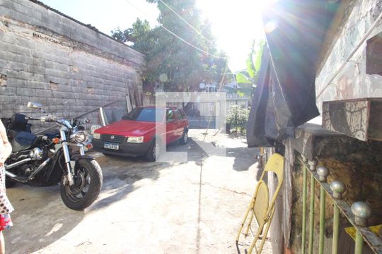Garagem de casa à venda com 4 quartos, 294m² em Bandeiras, Osasco
