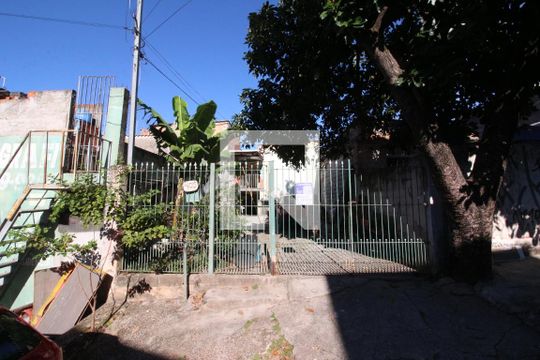 Fachada de casa à venda com 4 quartos, 294m² em Bandeiras, Osasco