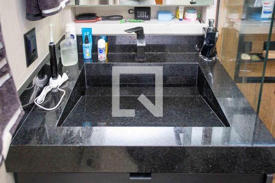 Banheiro de casa à venda com 2 quartos, 155m² em Vila Marininha, São Bernardo do Campo
