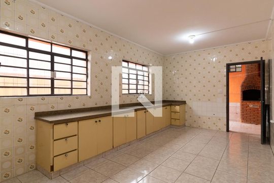 Cozinha de casa à venda com 3 quartos, 100m² em Jardim Eliane, São Paulo