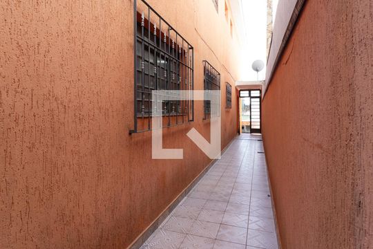 Corredor de casa à venda com 3 quartos, 100m² em Jardim Eliane, São Paulo