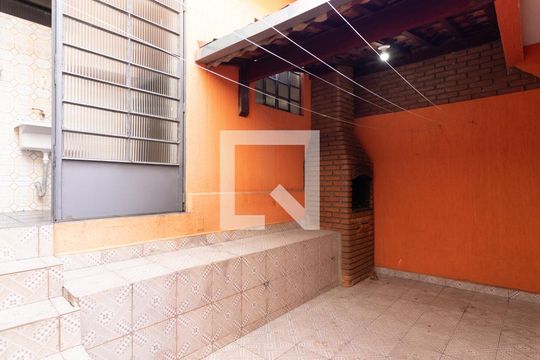 Churrasqueira de casa à venda com 3 quartos, 100m² em Jardim Eliane, São Paulo
