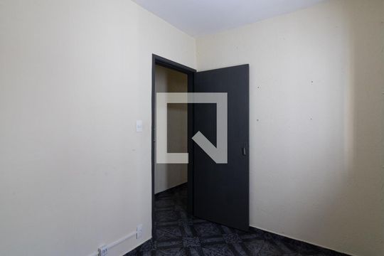Quarto 3 de casa à venda com 3 quartos, 100m² em Jardim Eliane, São Paulo