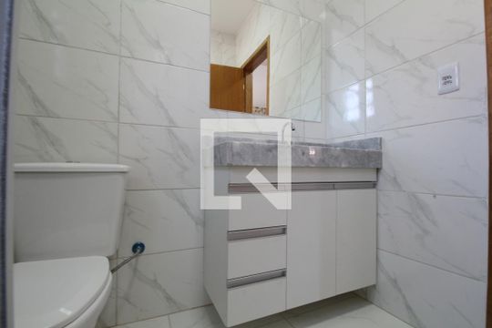 Banheiro de apartamento para alugar com 2 quartos, 42m² em Parque Reboucas, São Paulo