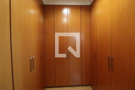 Quarto 3 - Suíte - Closet de casa para alugar com 5 quartos, 404m² em Tibery, Uberlândia