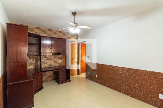 Sala de casa para alugar com 3 quartos, 120m² em Campo Grande, Rio de Janeiro