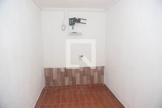 Sala de casa para alugar com 2 quartos, 75m² em Jardim Nossa Senhora D’ajuda, Itaquaquecetuba