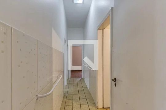Corredor de casa à venda com 3 quartos, 300m² em Santo Amaro, São Paulo