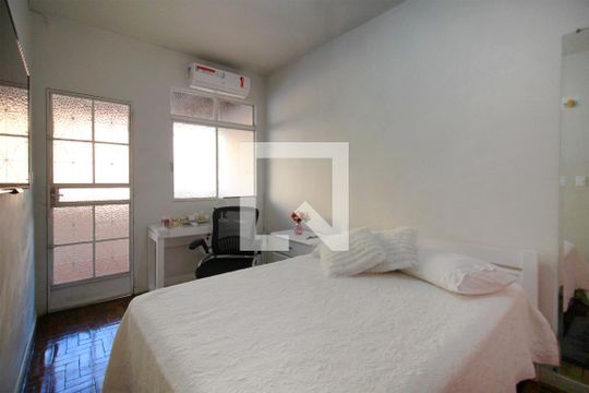 Suíte de casa à venda com 4 quartos, 139m² em Santa Maria, Belo Horizonte