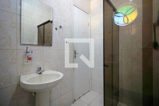 Banheiro de casa à venda com 4 quartos, 139m² em Santa Maria, Belo Horizonte