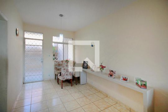 Casa à venda com 4 quartos, 139m² em Santa Maria, Belo Horizonte