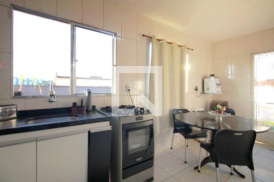 Cozinha de casa à venda com 4 quartos, 139m² em Santa Maria, Belo Horizonte