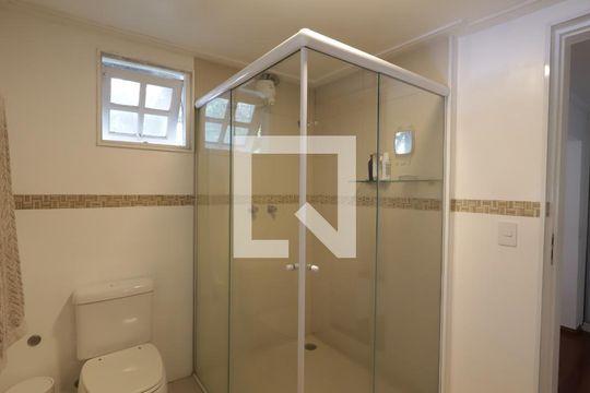 Banheiro da Suíte 2 de casa à venda com 3 quartos, 351m² em Jardim Lar Sao Paulo, São Paulo