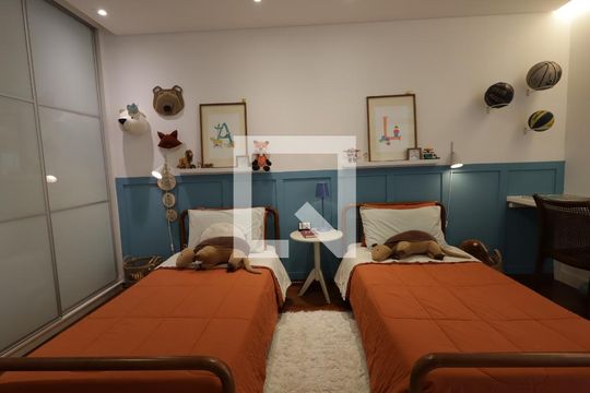 Quarto de casa à venda com 3 quartos, 351m² em Jardim Lar Sao Paulo, São Paulo