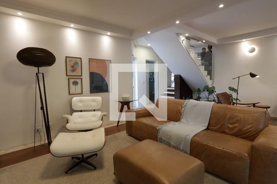 Sala de TV de casa à venda com 3 quartos, 351m² em Jardim Lar Sao Paulo, São Paulo