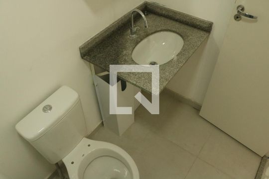 Banheiro de apartamento para alugar com 2 quartos, 41m² em Água Branca, São Paulo