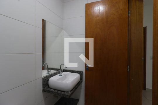 Banheiro de kitnet/studio para alugar com 1 quarto, 19m² em Vila Sao Pedro, Santo André