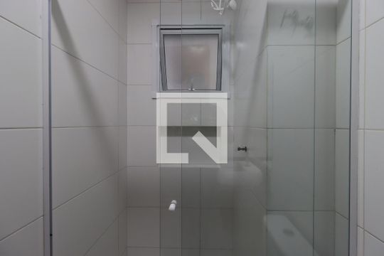 Banheiro de kitnet/studio para alugar com 1 quarto, 19m² em Vila Sao Pedro, Santo André