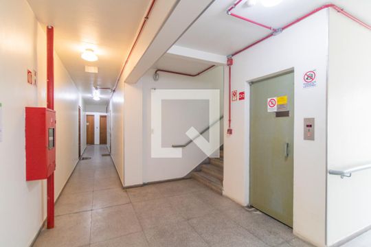 Área comum - Corredor de apartamento à venda com 1 quarto, 55m² em Centro Histórico, Porto Alegre
