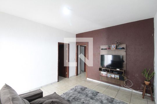 Sala de casa à venda com 3 quartos, 180m² em Jaqueline, Belo Horizonte