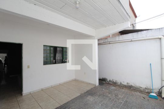 Garagem de casa à venda com 3 quartos, 180m² em Jaqueline, Belo Horizonte