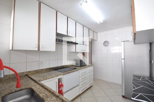 Cozinha de apartamento à venda com 2 quartos, 70m² em Vila Gustavo, São Paulo
