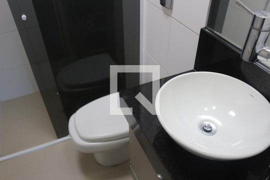 Banheiro da Suíte  de apartamento para alugar com 3 quartos, 113m² em Olímpico, São Caetano do Sul