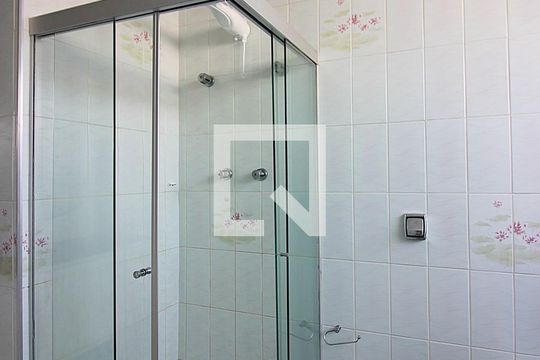 Banheiro da Suíte de casa para alugar com 3 quartos, 308m² em Jardim do Mar, São Bernardo do Campo