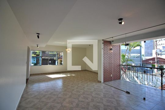 Casa para alugar com 3 quartos, 308m² em Jardim do Mar, São Bernardo do Campo