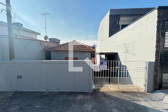 Fachada de casa à venda com 1 quarto, 75m² em Parque Oratório, Santo André