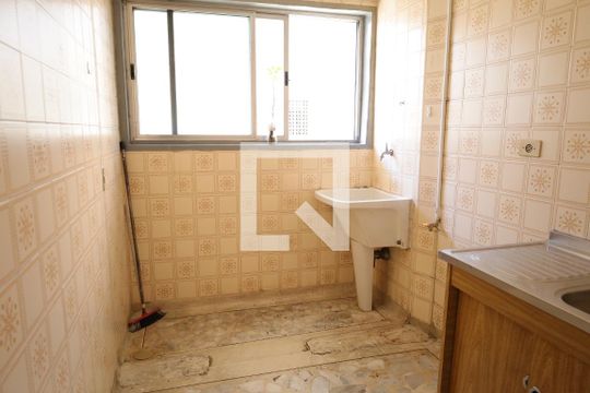 Cozinha e Área de Serviço de apartamento à venda com 2 quartos, 43m² em Vila Santana, São Paulo