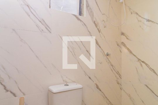 Banheiro de apartamento para alugar com 2 quartos, 42m² em Aparecida, Alvorada