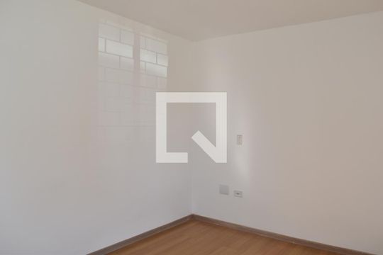 Quarto 1 de apartamento para alugar com 2 quartos, 45m² em Barreirinha, Curitiba