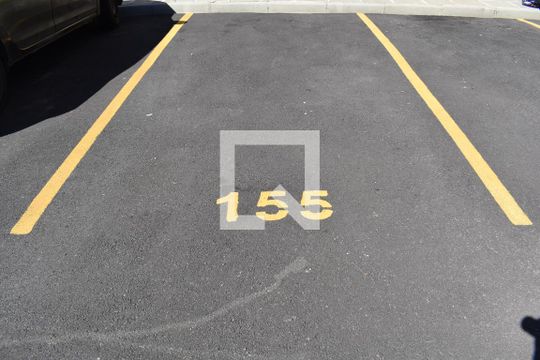 Garagem de apartamento para alugar com 2 quartos, 45m² em Barreirinha, Curitiba