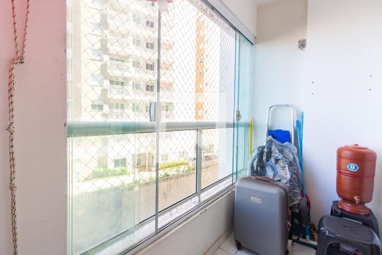 Sacada de apartamento à venda com 2 quartos, 47m² em Padroeira, Osasco
