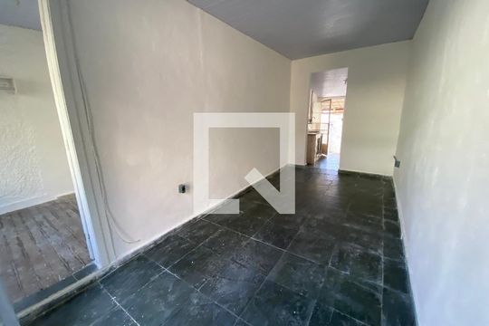 Casa para alugar com 1 quarto, 50m² em Tanque, Rio de Janeiro