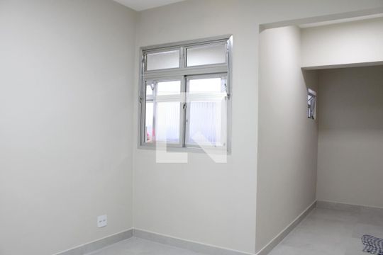 Sala de apartamento para alugar com 2 quartos, 90m² em Quarta Parada, São Paulo