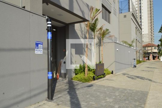 Fachada + Plaquinha de kitnet/studio para alugar com 1 quarto, 29m² em Ipiranga, São Paulo