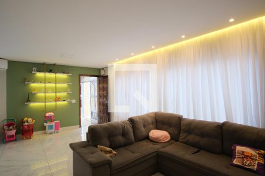Sala de casa à venda com 3 quartos, 350m² em Vila Santa Isabel, São Paulo