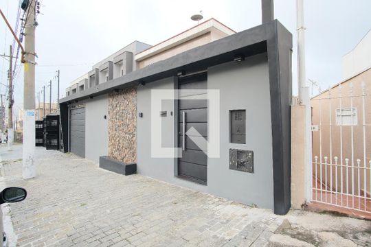Fachada de casa à venda com 3 quartos, 350m² em Vila Santa Isabel, São Paulo