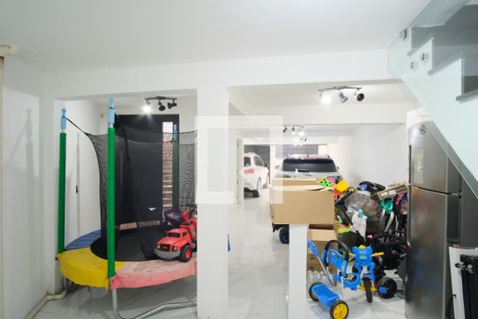 Garagem de casa à venda com 3 quartos, 350m² em Vila Santa Isabel, São Paulo