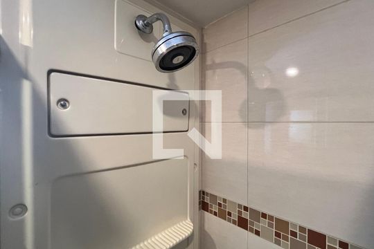 Banheiro da Suíte de apartamento para alugar com 2 quartos, 42m² em Jardim Paulista, São Paulo