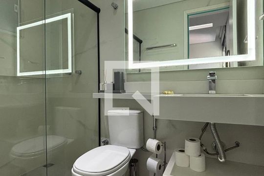 Banheiro social de apartamento à venda com 1 quarto, 32m² em Leblon, Rio de Janeiro