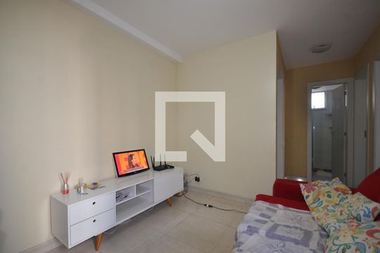 Sala de apartamento para alugar com 2 quartos, 44m² em Cosmos, Rio de Janeiro
