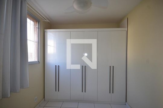 Quarto 1 de apartamento para alugar com 2 quartos, 44m² em Cosmos, Rio de Janeiro