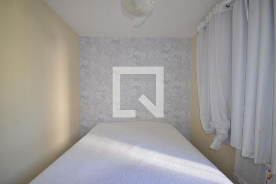 Quarto 2 de apartamento para alugar com 2 quartos, 44m² em Cosmos, Rio de Janeiro